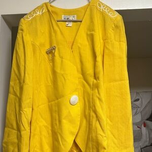 NICOLA Yellow Blazer with White Accents
